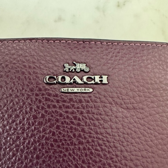 Brand new COACH wallet - Picture 2 of 6